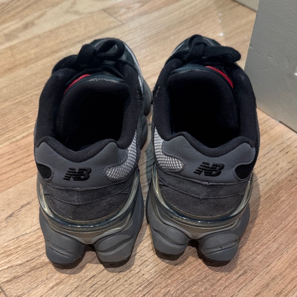 New Balance 9060 Black and Gray Athletic Shoes - Picture 4 of 6